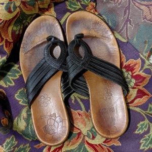 Merrell good condition sandals 8.5